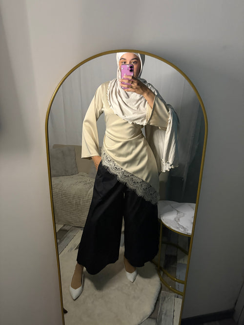 Haut en satin asymétrique beige